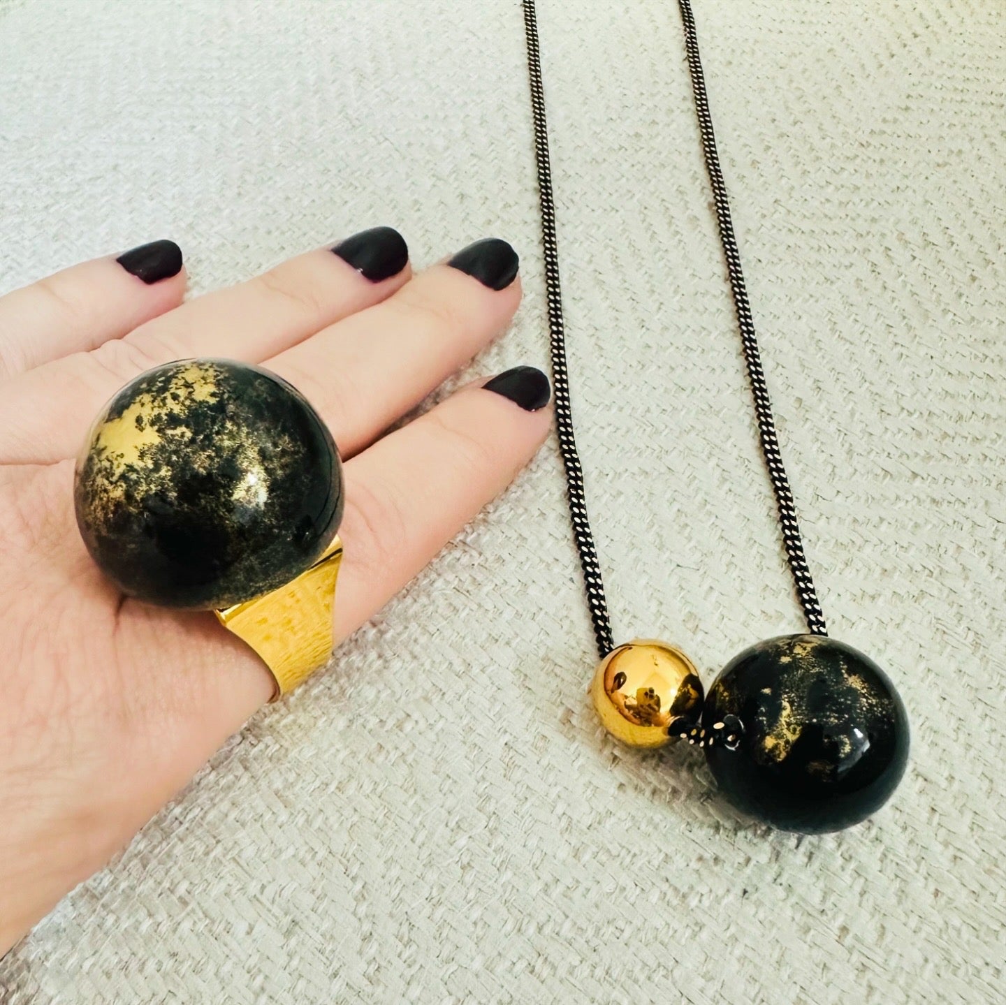 Antura Black/Gold Ball Necklace