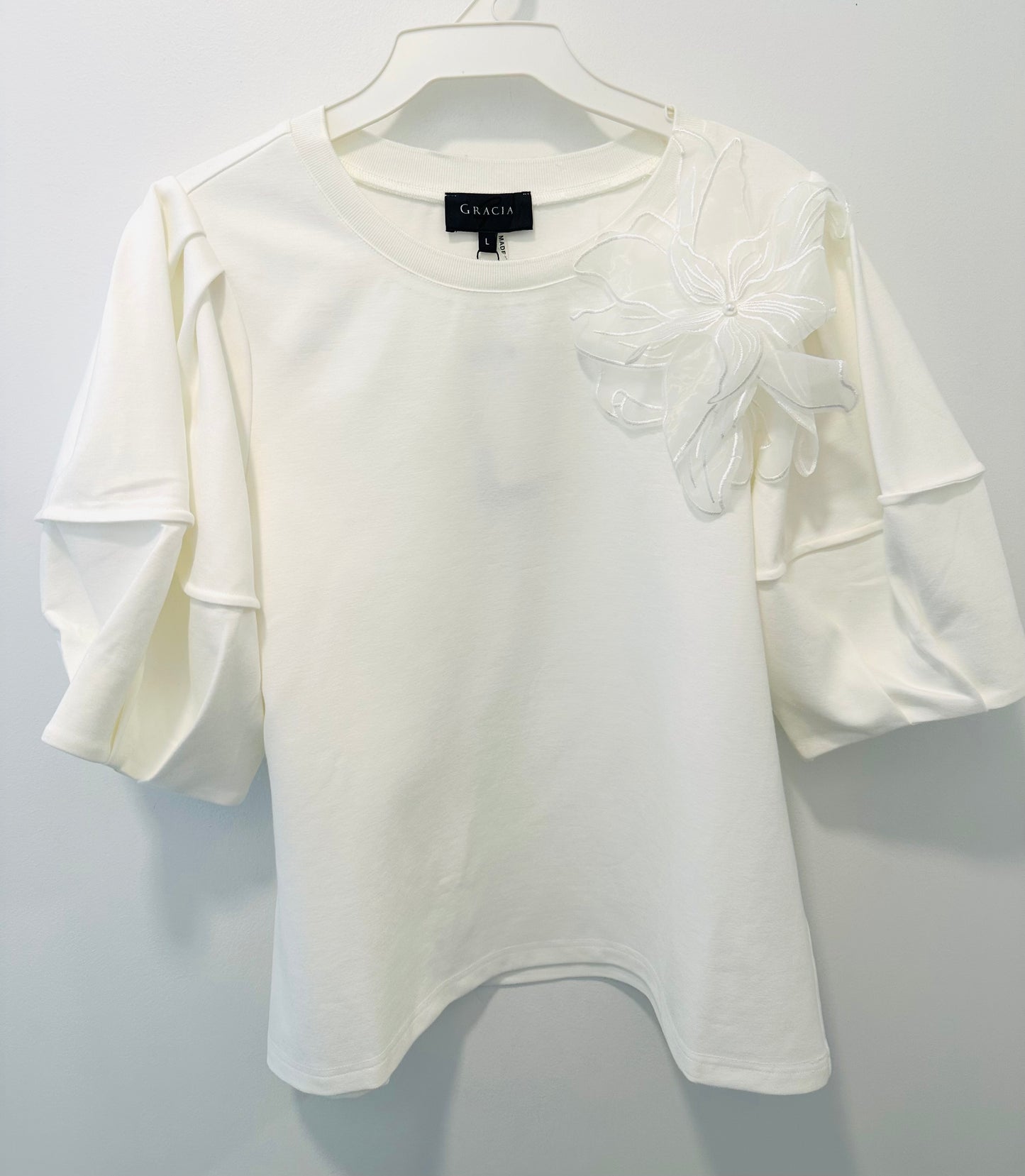 White Flower Detail Puff Sleeve Blouse by. Gracia